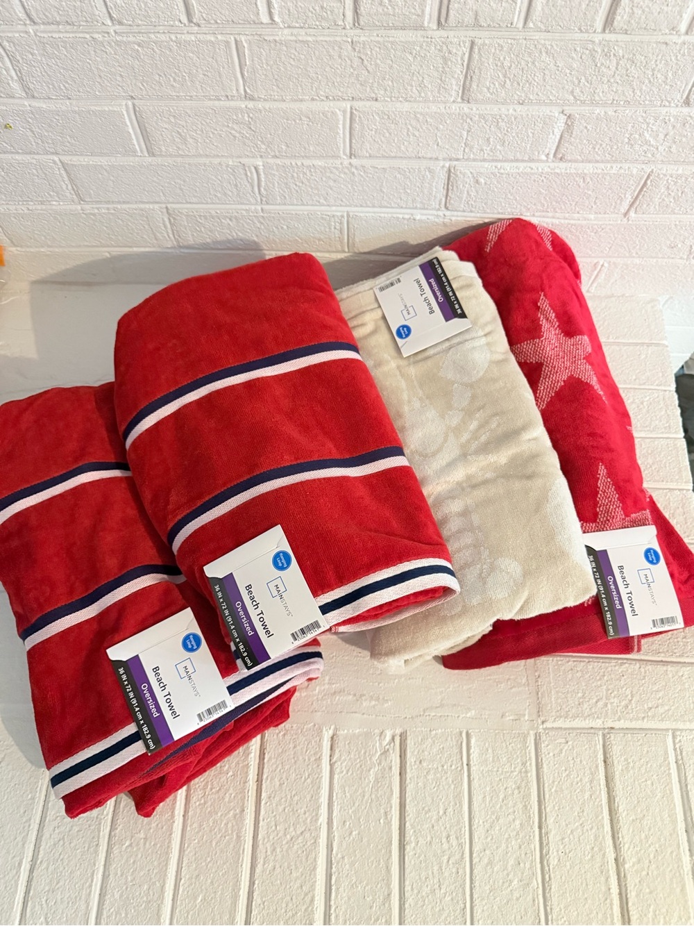 Mainstays Red and Cream Oversized Beach Towel